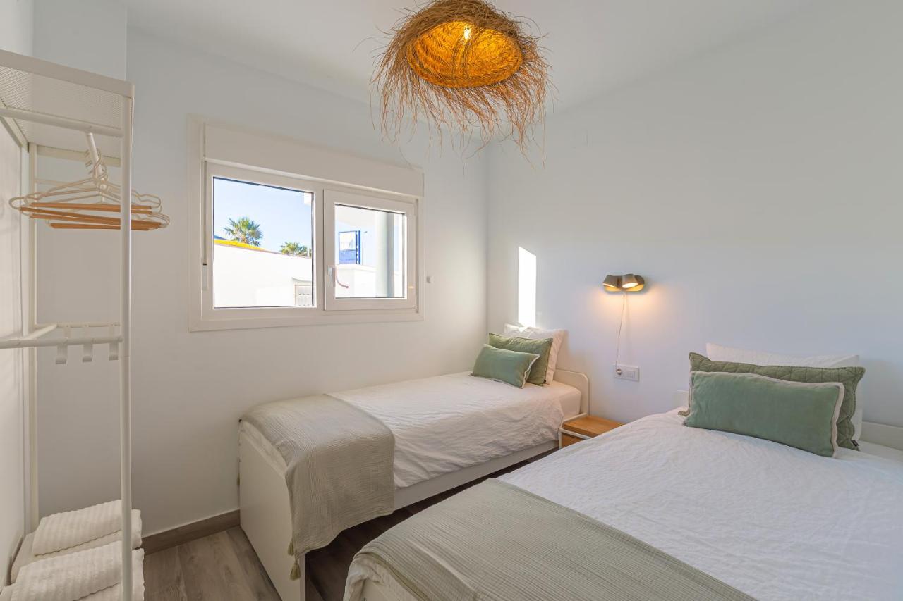 Jardin, Piscina Y Fibra Optica - Simplytarifa Apartment Exterior photo